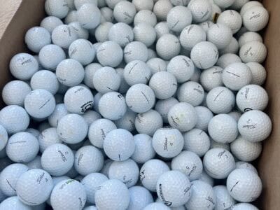 Uudenveroiset ProV1 golfpallot