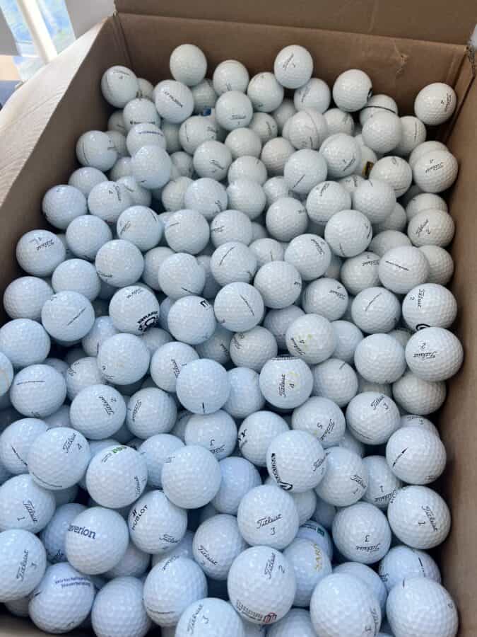 Uudenveroiset ProV1 golfpallot