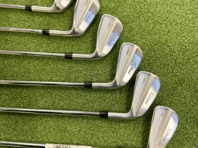Titleist T100 PW-5 / RH / S-Flex