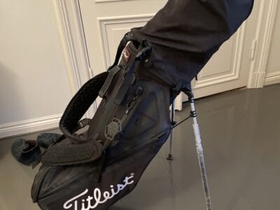 Kannettava golfbägi