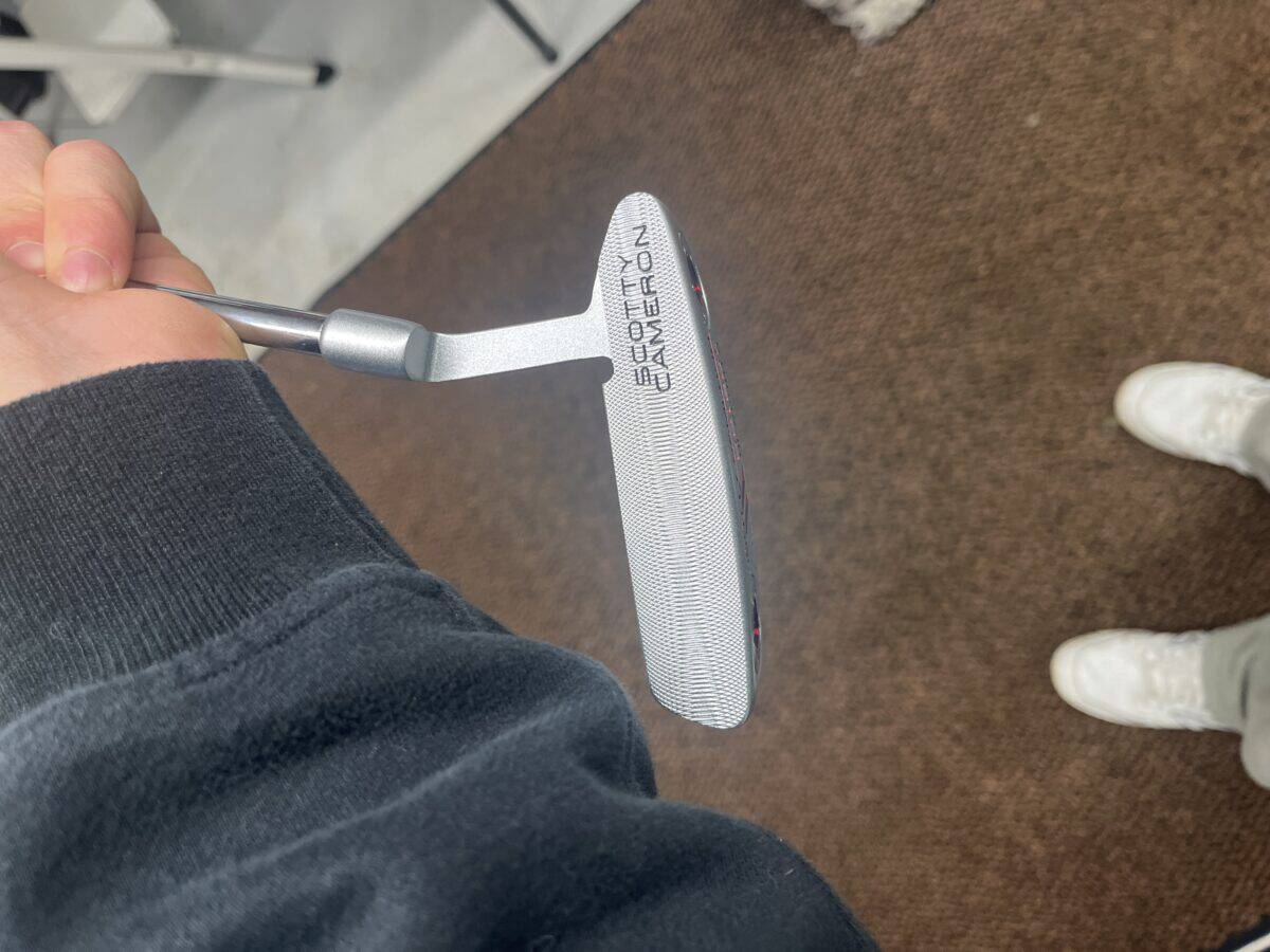 Scotty Cameron select newsport 2-putteri