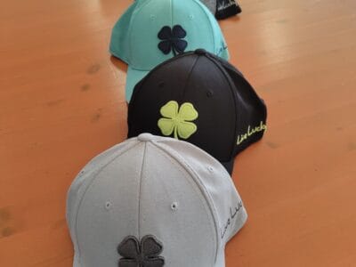 Black Clover lippiksiä